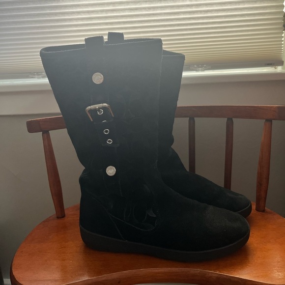 Coach Shoes - Coach Black Suede Tullip Winter Boots Size 9